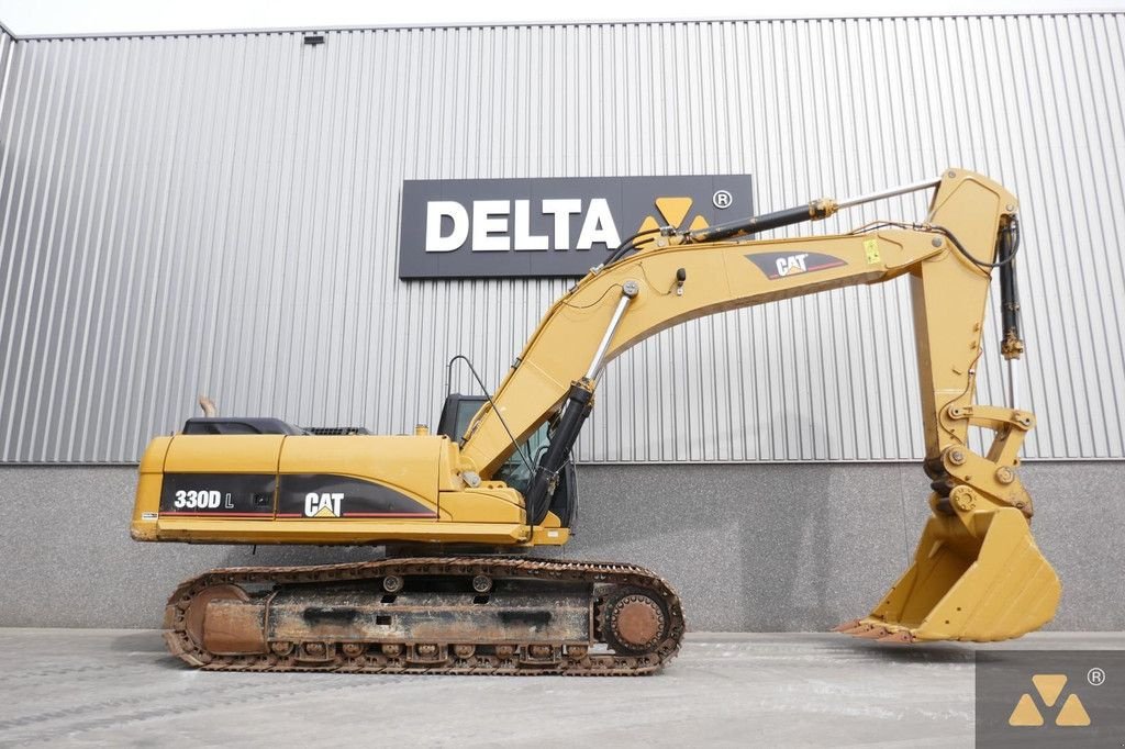 Kettenbagger del tipo Caterpillar 330DL, Gebrauchtmaschine In Zevenbergen (Immagine 2)