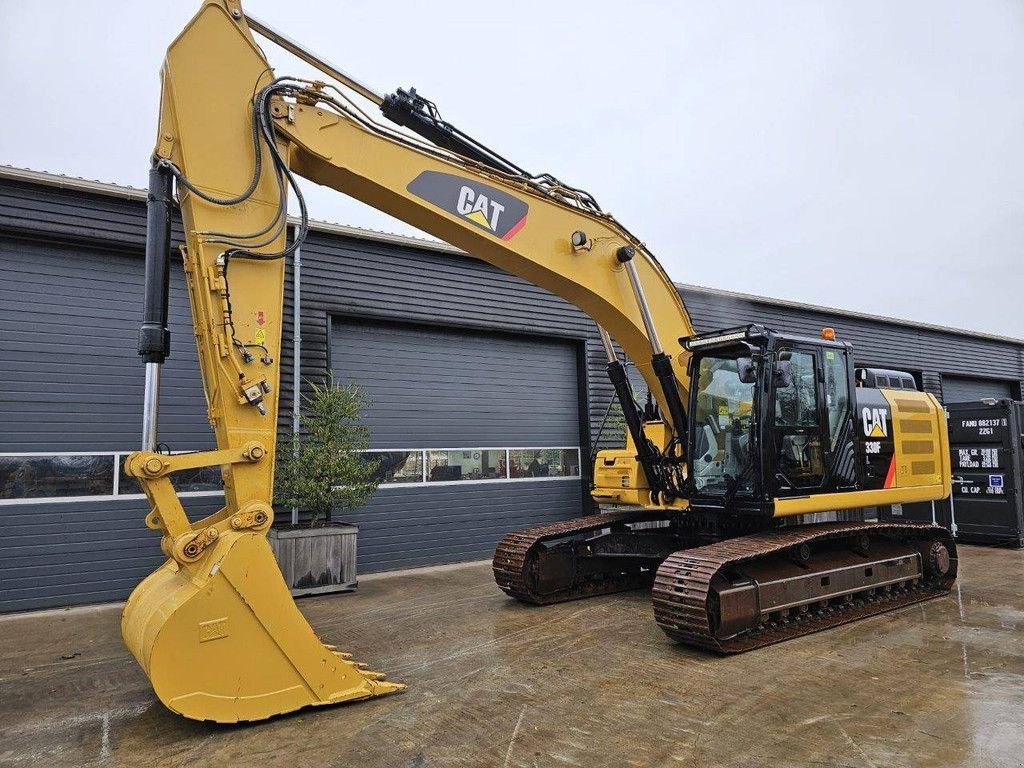 Kettenbagger типа Caterpillar 330F L, Gebrauchtmaschine в Antwerpen (Фотография 2)