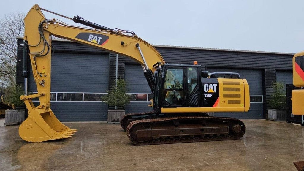 Kettenbagger типа Caterpillar 330F L, Gebrauchtmaschine в Antwerpen (Фотография 1)