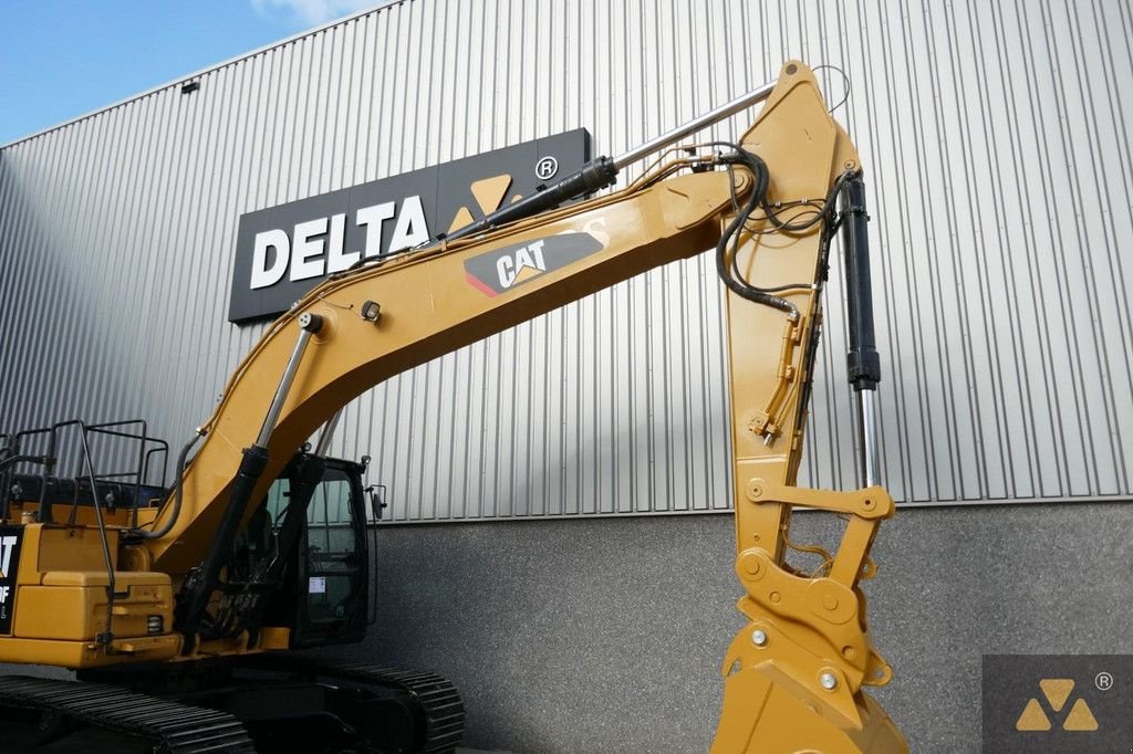 Kettenbagger del tipo Caterpillar 330FL, Gebrauchtmaschine In Zevenbergen (Immagine 10)