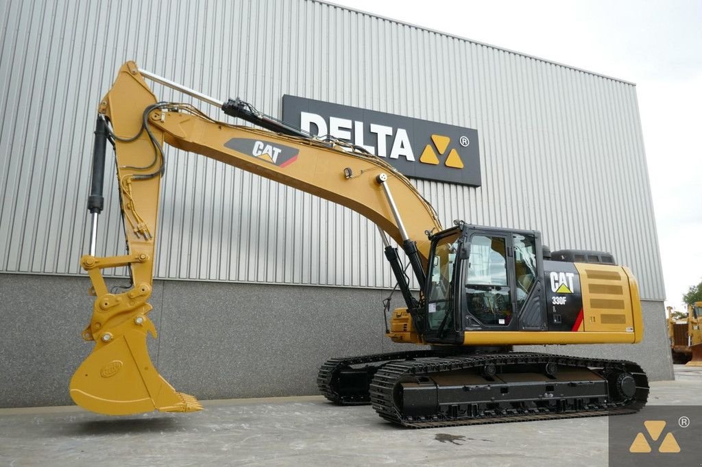 Kettenbagger of the type Caterpillar 330FL, Gebrauchtmaschine in Zevenbergen (Picture 3)