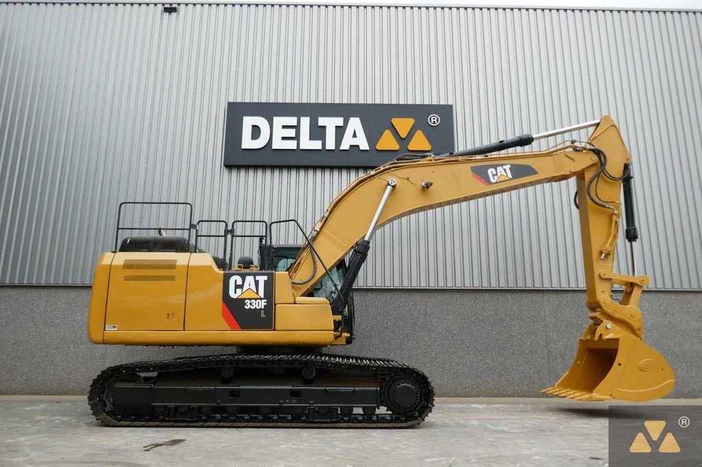 Kettenbagger of the type Caterpillar 330FL, Gebrauchtmaschine in Zevenbergen (Picture 2)