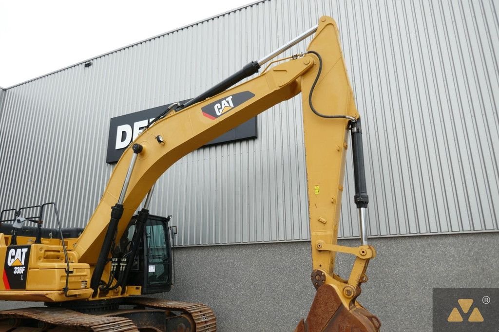 Kettenbagger du type Caterpillar 336FL, Gebrauchtmaschine en Zevenbergen (Photo 11)