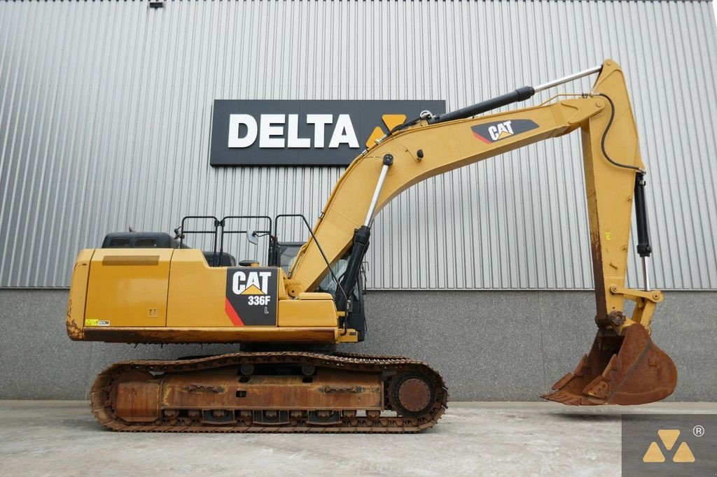 Kettenbagger du type Caterpillar 336FL, Gebrauchtmaschine en Zevenbergen (Photo 2)