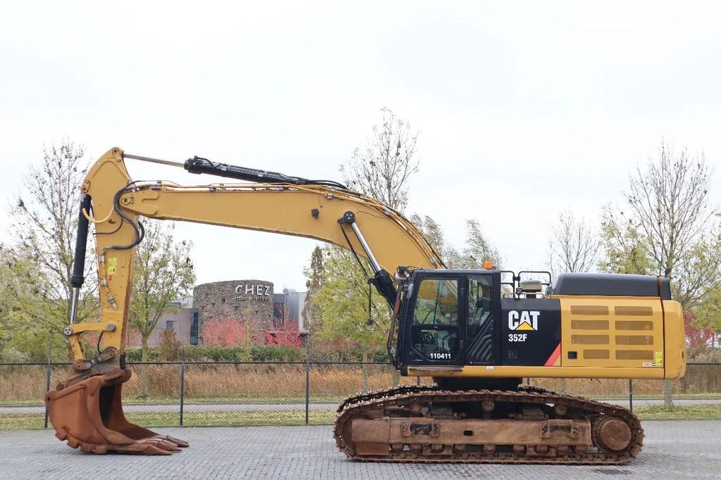 Kettenbagger of the type Caterpillar 352 F QUICK COUPLER BUCKET, Gebrauchtmaschine in Marknesse (Picture 1)