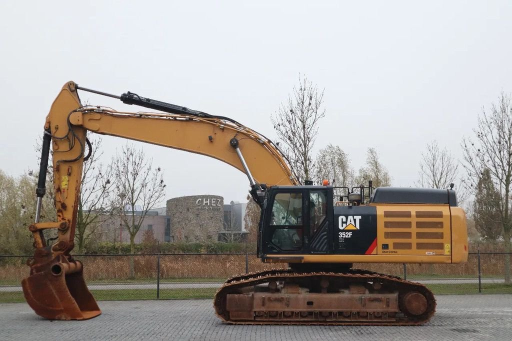 Kettenbagger типа Caterpillar 352 F XE BUCKET QUICK COUPLER, Gebrauchtmaschine в Marknesse (Фотография 1)