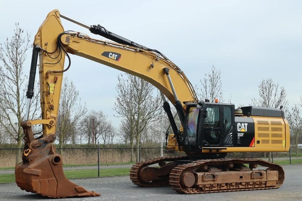 Kettenbagger des Typs Caterpillar 352 F XE QUICK COUPLER BUCKET AIRCO, Gebrauchtmaschine in Marknesse (Bild 2)