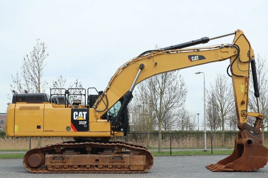 Kettenbagger des Typs Caterpillar 352 F XE QUICK COUPLER BUCKET AIRCO, Gebrauchtmaschine in Marknesse (Bild 4)