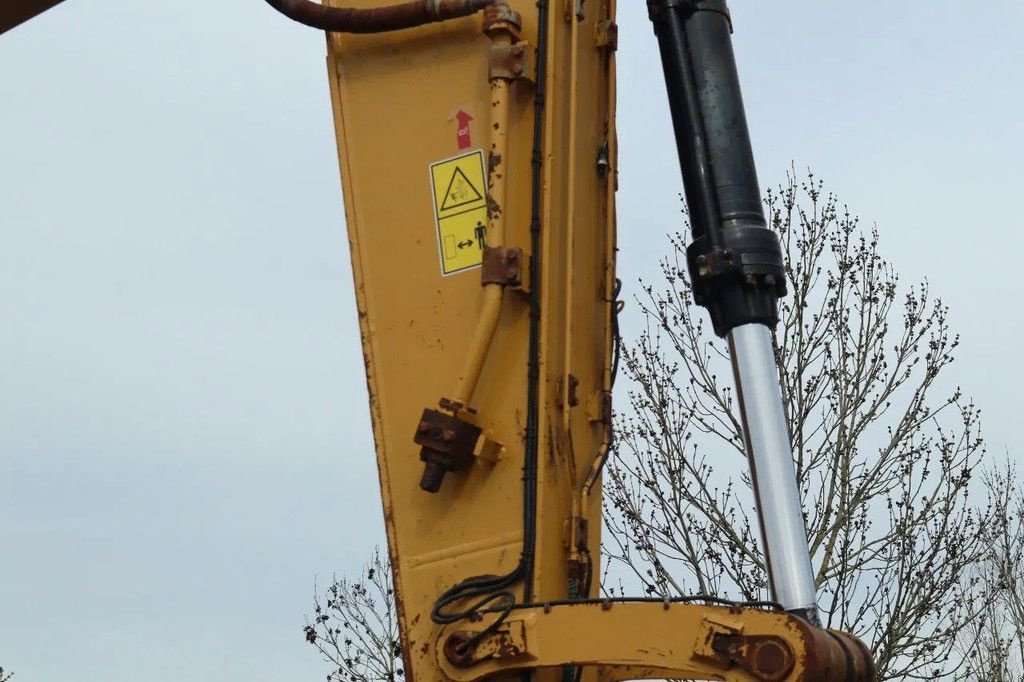 Kettenbagger van het type Caterpillar 352 F XE QUICK COUPLER BUCKET AIRCO, Gebrauchtmaschine in Marknesse (Foto 10)