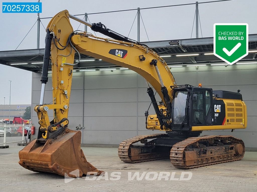 Kettenbagger of the type Caterpillar 352 F XE, Gebrauchtmaschine in Veghel (Picture 1)