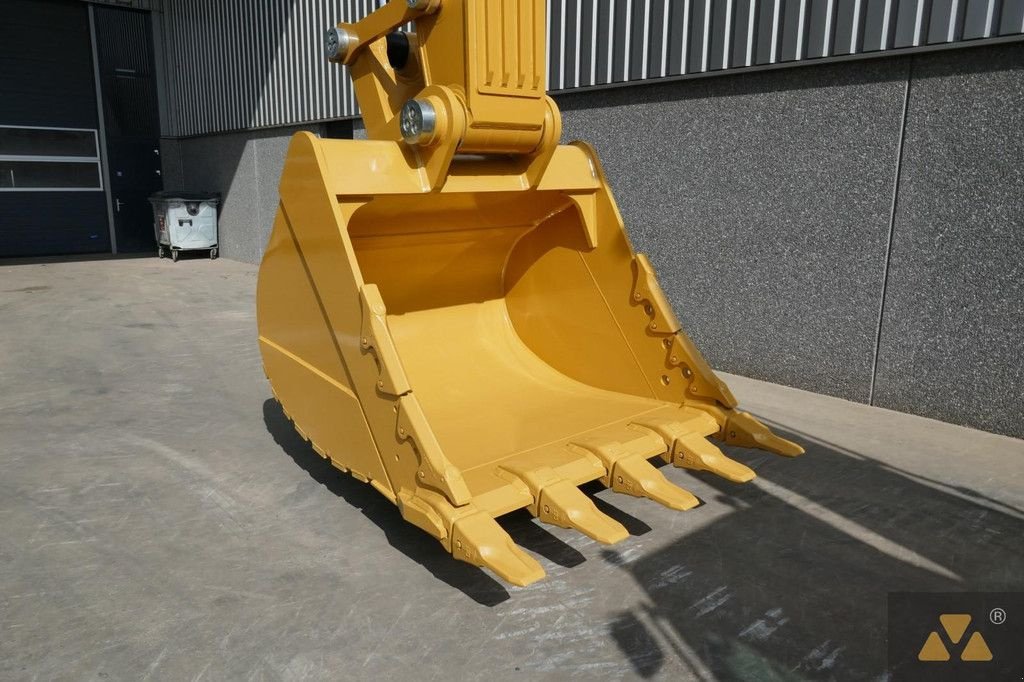 Kettenbagger Türe ait Caterpillar 352, Neumaschine içinde Zevenbergen (resim 7)