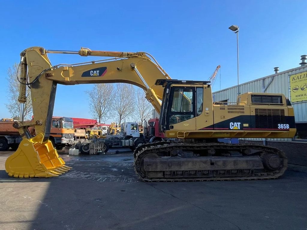 Kettenbagger van het type Caterpillar 365 BL Track Ecxavator Airco 70T. New Bucket Good Condition, Gebrauchtmaschine in 'S-Hertogenbosch (Foto 3)