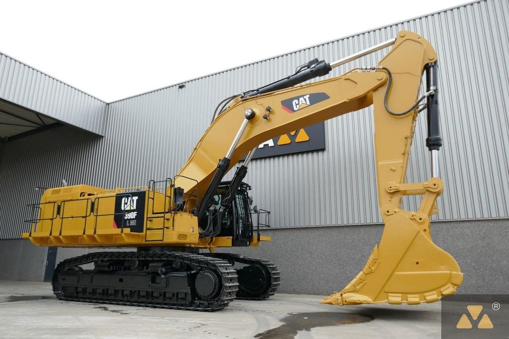 Kettenbagger van het type Caterpillar 390F LME, Gebrauchtmaschine in Zevenbergen (Foto 9)