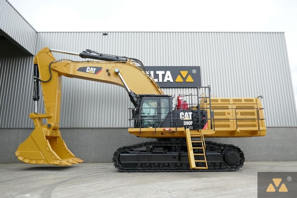 Kettenbagger del tipo Caterpillar 390F LME, Gebrauchtmaschine In Zevenbergen (Immagine 1)