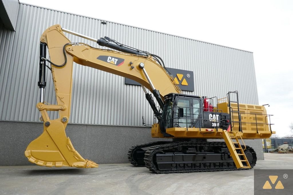 Kettenbagger van het type Caterpillar 390F LME, Gebrauchtmaschine in Zevenbergen (Foto 3)