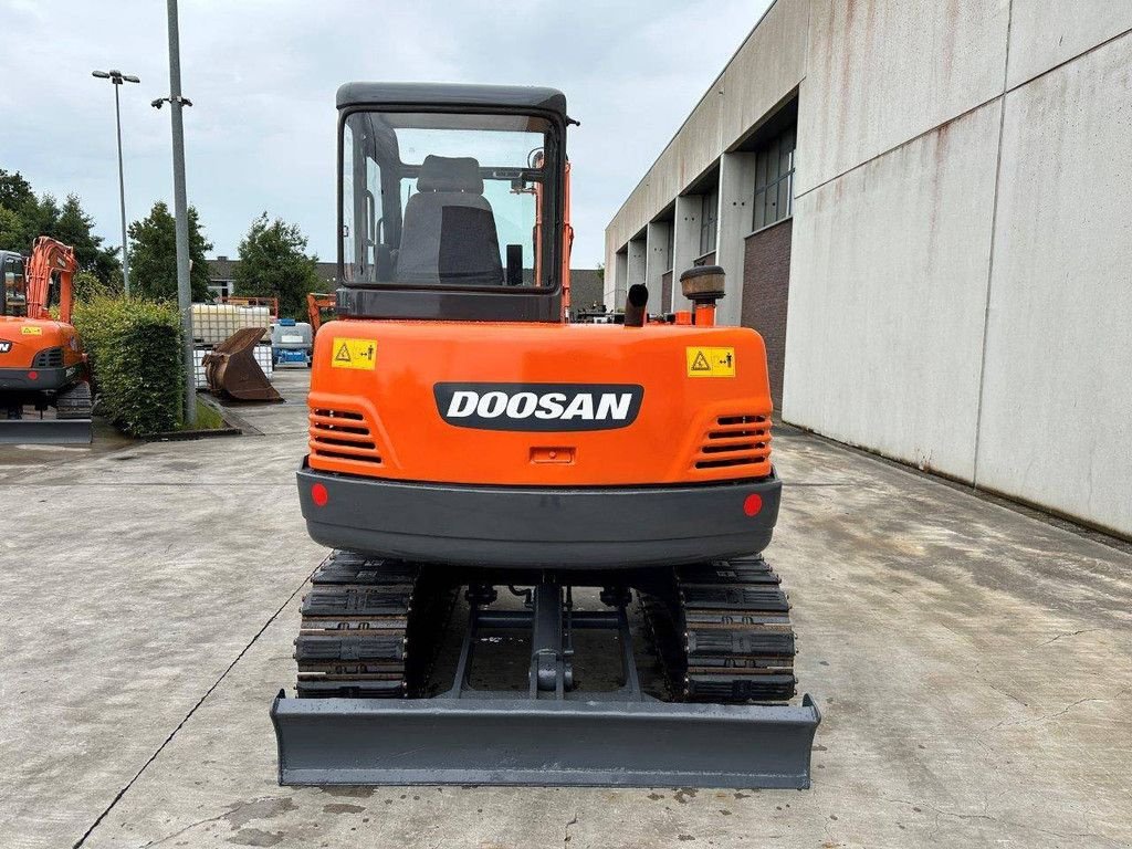 Kettenbagger типа Doosan DH55-V, Gebrauchtmaschine в Antwerpen (Фотография 5)