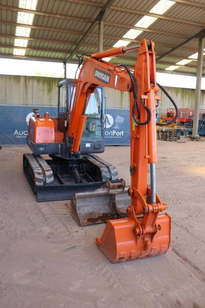 Kettenbagger del tipo Doosan DH55-V, Gebrauchtmaschine en Antwerpen (Imagen 7)