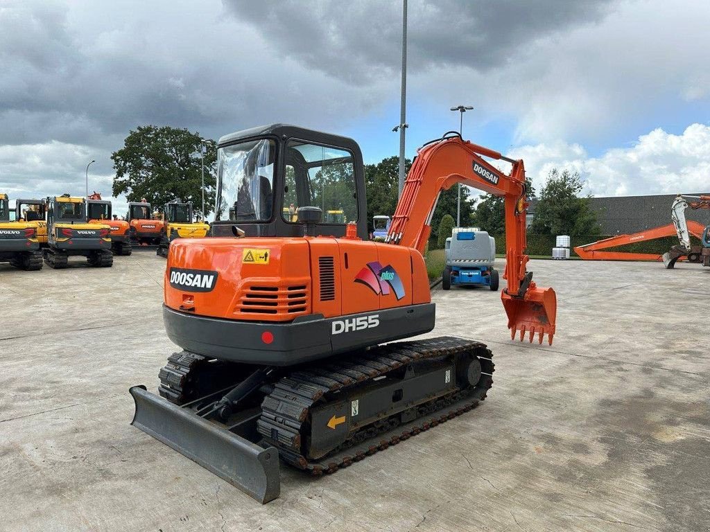 Kettenbagger del tipo Doosan DH55-V, Gebrauchtmaschine en Antwerpen (Imagen 4)