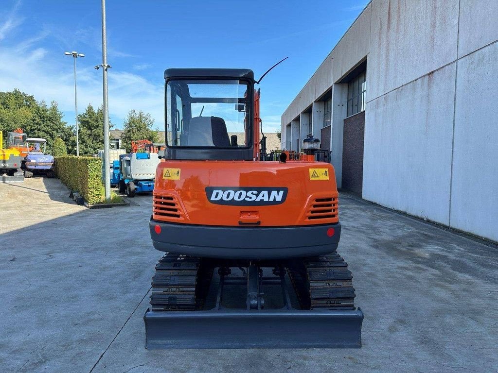 Kettenbagger des Typs Doosan DH55-V, Gebrauchtmaschine in Antwerpen (Bild 5)