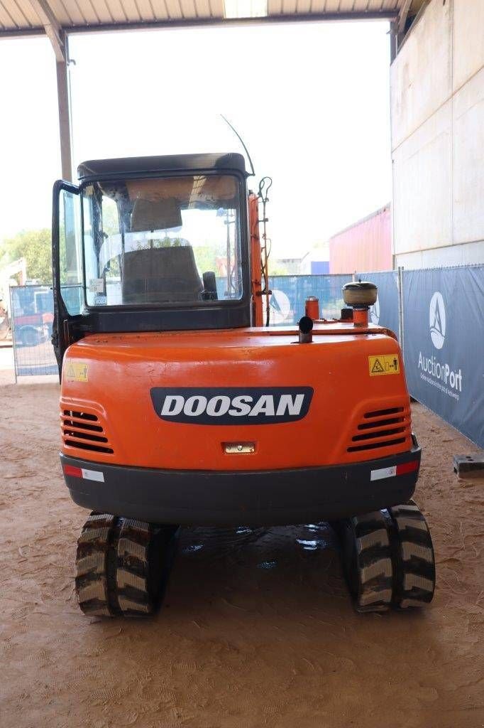 Kettenbagger a típus Doosan DH55-V, Gebrauchtmaschine ekkor: Antwerpen (Kép 4)