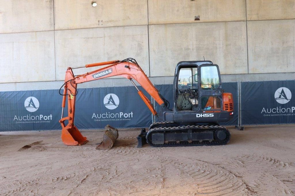 Kettenbagger van het type Doosan DH55-V, Gebrauchtmaschine in Antwerpen (Foto 2)