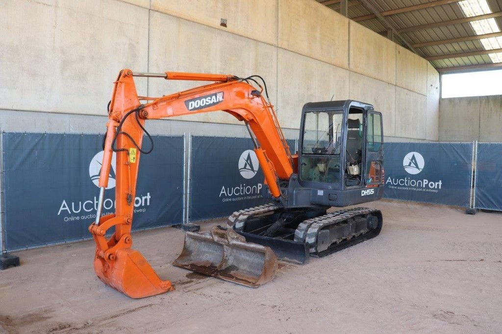 Kettenbagger van het type Doosan DH55-V, Gebrauchtmaschine in Antwerpen (Foto 9)