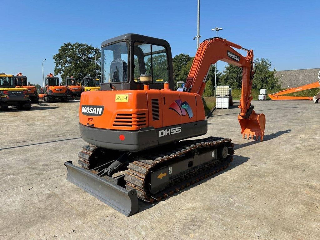 Kettenbagger van het type Doosan DH55-V, Gebrauchtmaschine in Antwerpen (Foto 4)