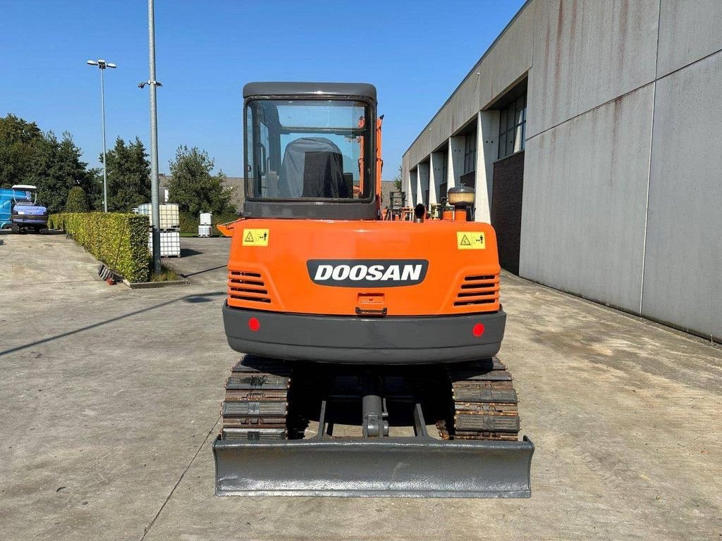 Kettenbagger des Typs Doosan DH55-V, Gebrauchtmaschine in Antwerpen (Bild 5)