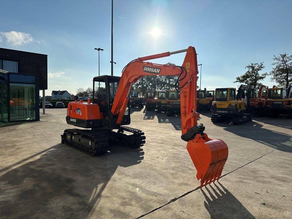 Kettenbagger van het type Doosan DH55-V, Gebrauchtmaschine in Antwerpen (Foto 3)