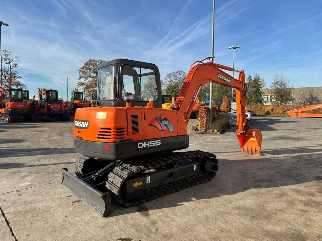 Kettenbagger des Typs Doosan DH55-V, Gebrauchtmaschine in Antwerpen (Bild 4)