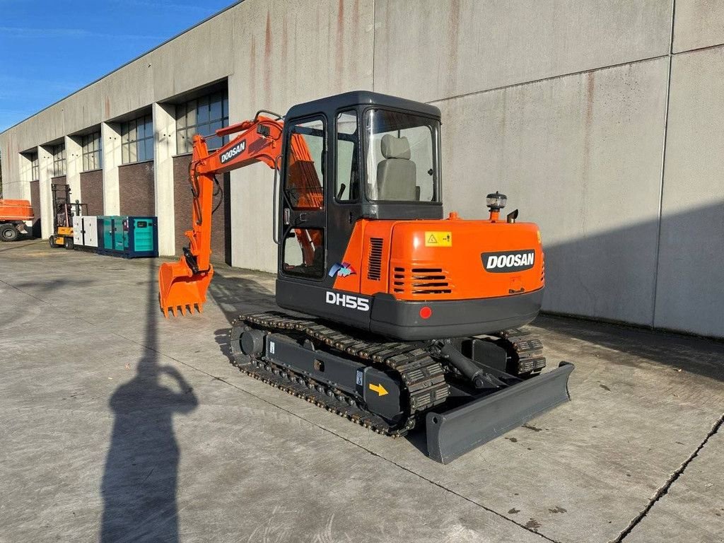 Kettenbagger des Typs Doosan DH55-V, Gebrauchtmaschine in Antwerpen (Bild 7)