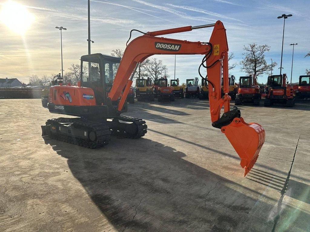 Kettenbagger des Typs Doosan DH55-V, Gebrauchtmaschine in Antwerpen (Bild 3)