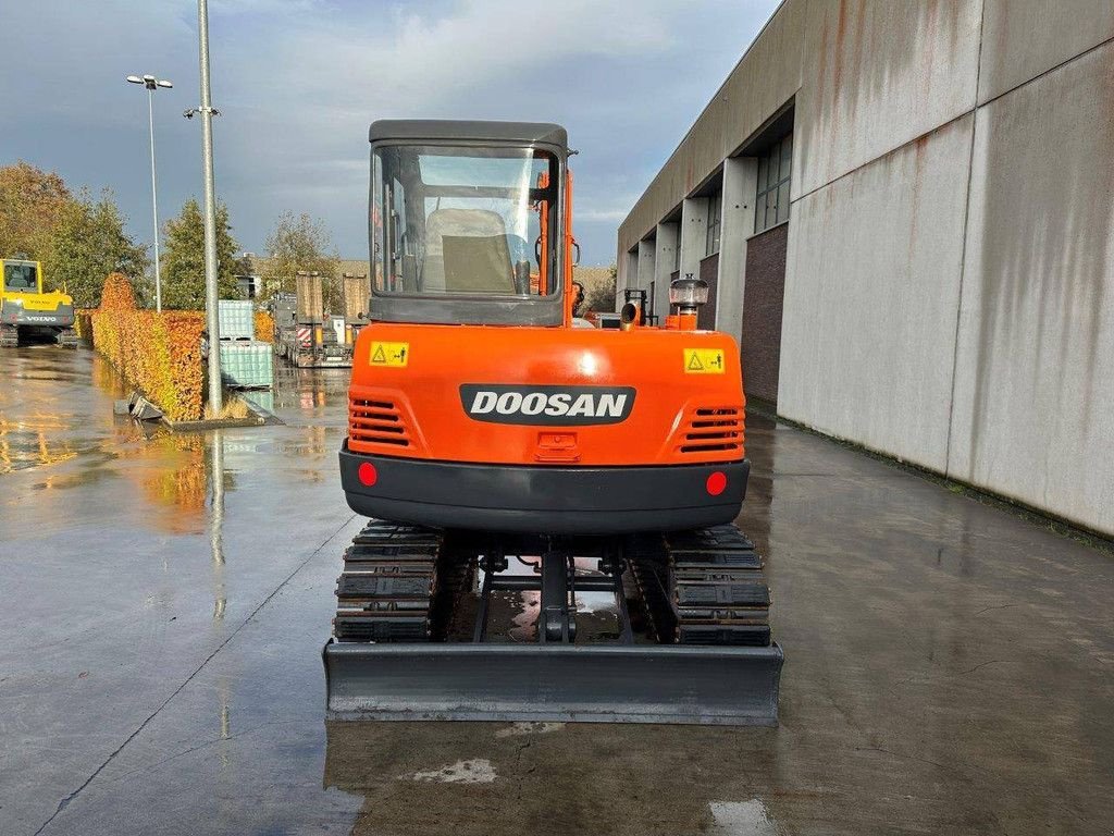 Kettenbagger typu Doosan DH55-V, Gebrauchtmaschine v Antwerpen (Obrázek 5)