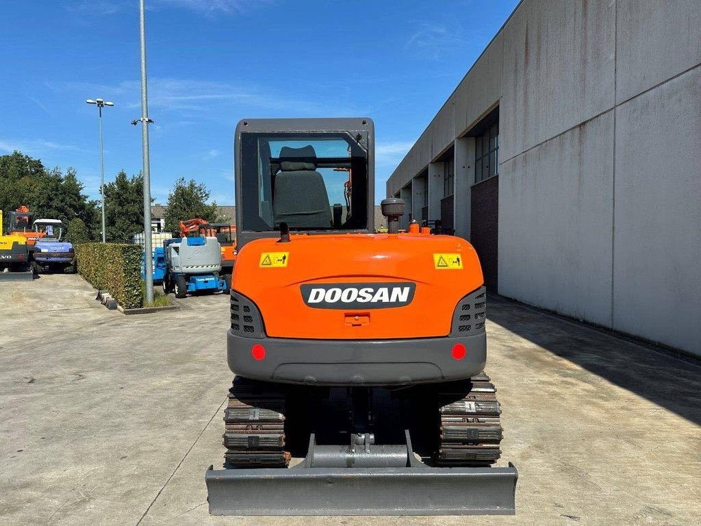 Kettenbagger del tipo Doosan DH60-1, Gebrauchtmaschine en Antwerpen (Imagen 5)