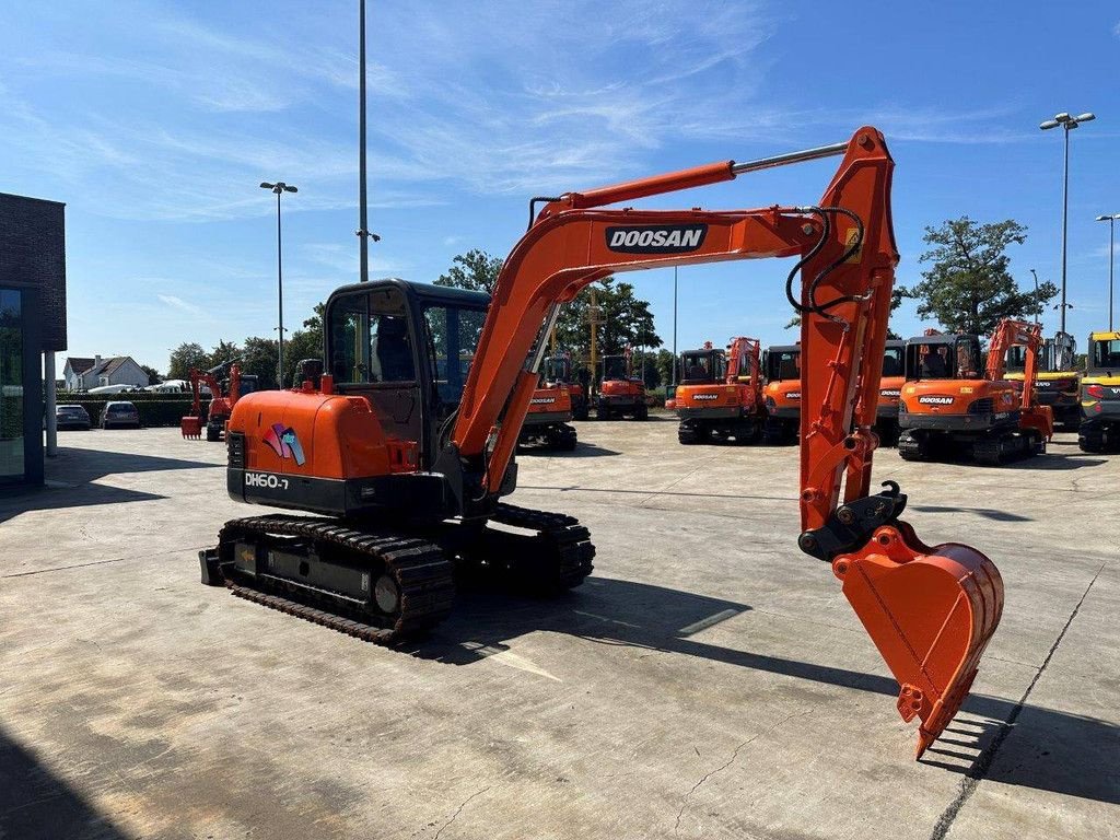 Kettenbagger typu Doosan DH60-1, Gebrauchtmaschine v Antwerpen (Obrázek 3)