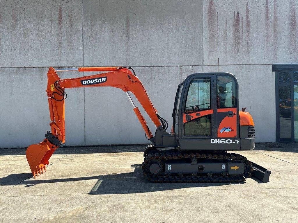 Kettenbagger του τύπου Doosan DH60-1, Gebrauchtmaschine σε Antwerpen (Φωτογραφία 8)