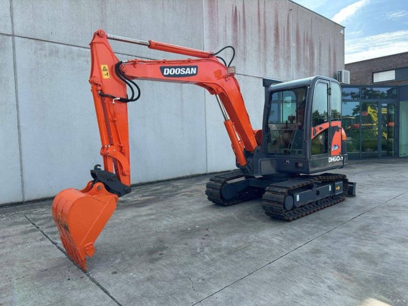 Kettenbagger of the type Doosan DH60-7, Gebrauchtmaschine in Antwerpen (Picture 1)