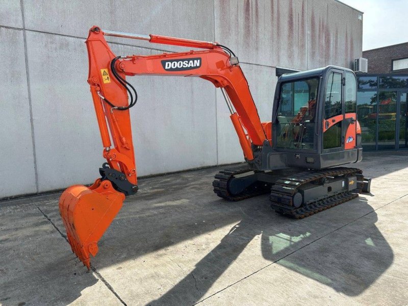 Kettenbagger του τύπου Doosan DH60-7, Gebrauchtmaschine σε Antwerpen (Φωτογραφία 1)