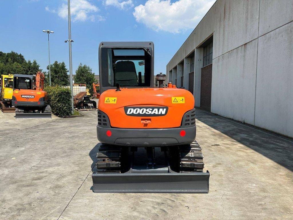 Kettenbagger του τύπου Doosan DH60-7, Gebrauchtmaschine σε Antwerpen (Φωτογραφία 5)