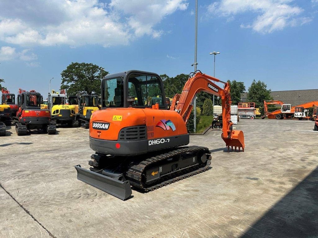 Kettenbagger des Typs Doosan DH60-7, Gebrauchtmaschine in Antwerpen (Bild 4)