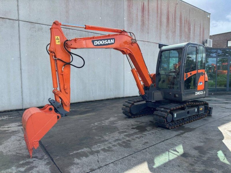 Kettenbagger des Typs Doosan DH60-7, Gebrauchtmaschine in Antwerpen (Bild 1)