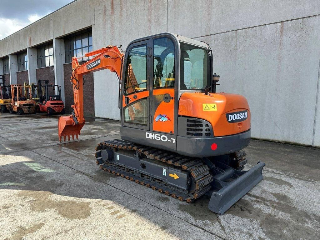 Kettenbagger del tipo Doosan DH60-7, Gebrauchtmaschine en Antwerpen (Imagen 7)