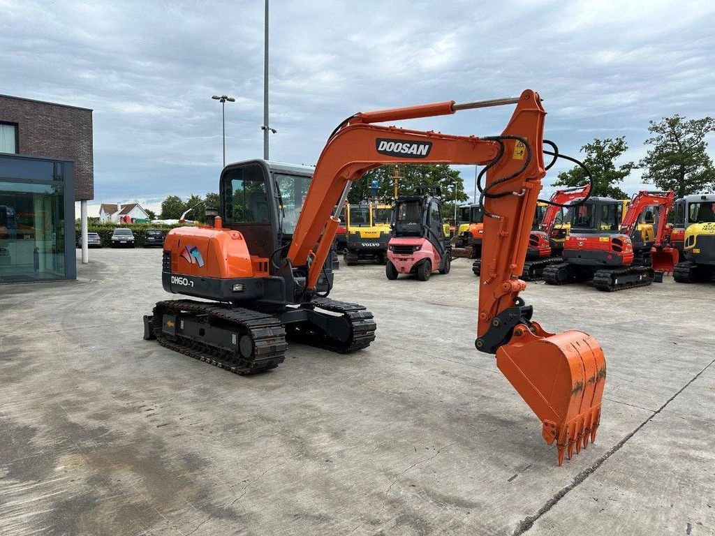 Kettenbagger des Typs Doosan DH60-7, Gebrauchtmaschine in Antwerpen (Bild 3)