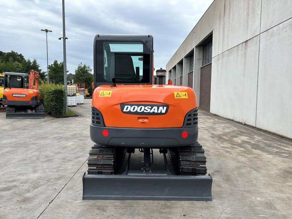 Kettenbagger typu Doosan DH60-7, Gebrauchtmaschine w Antwerpen (Zdjęcie 5)