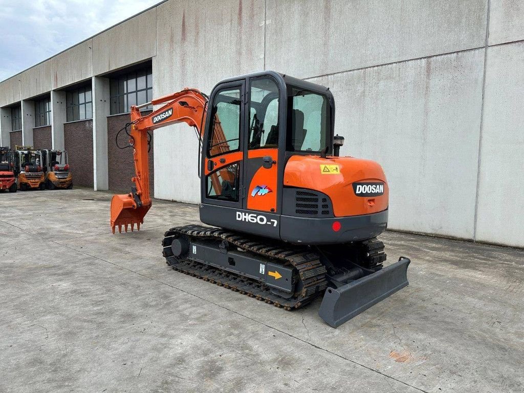 Kettenbagger du type Doosan DH60-7, Gebrauchtmaschine en Antwerpen (Photo 7)