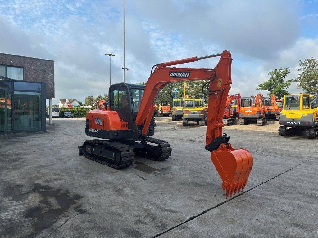 Kettenbagger типа Doosan DH60-7, Gebrauchtmaschine в Antwerpen (Фотография 3)