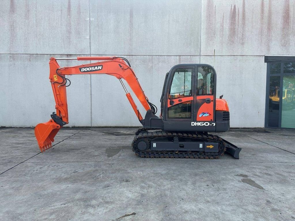 Kettenbagger du type Doosan DH60-7, Gebrauchtmaschine en Antwerpen (Photo 8)