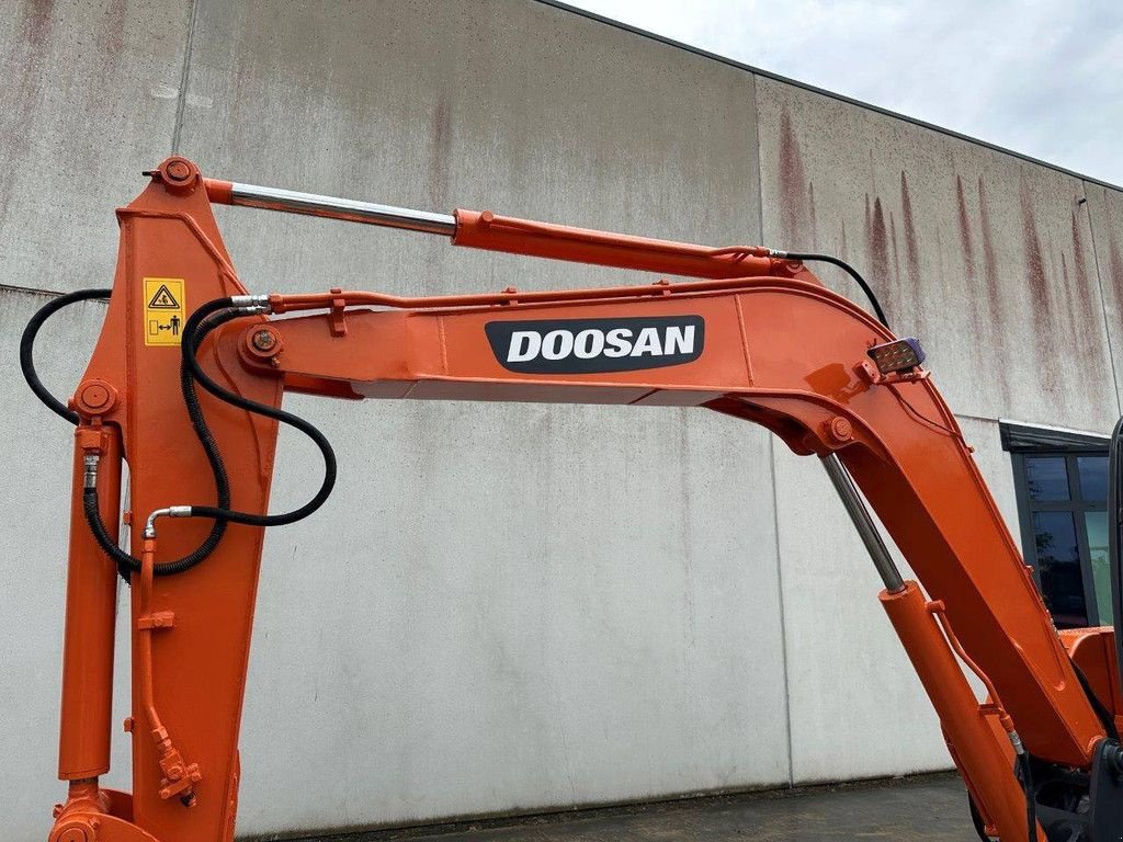 Kettenbagger of the type Doosan DH60-7, Gebrauchtmaschine in Antwerpen (Picture 10)