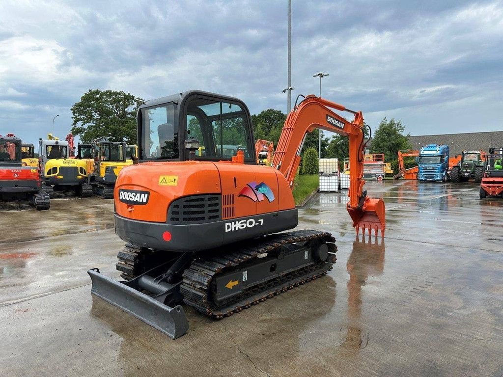 Kettenbagger of the type Doosan DH60-7, Gebrauchtmaschine in Antwerpen (Picture 4)