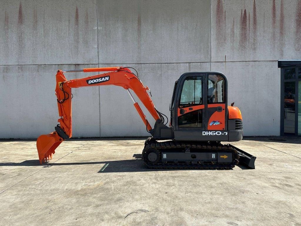 Kettenbagger typu Doosan DH60-7, Gebrauchtmaschine w Antwerpen (Zdjęcie 8)